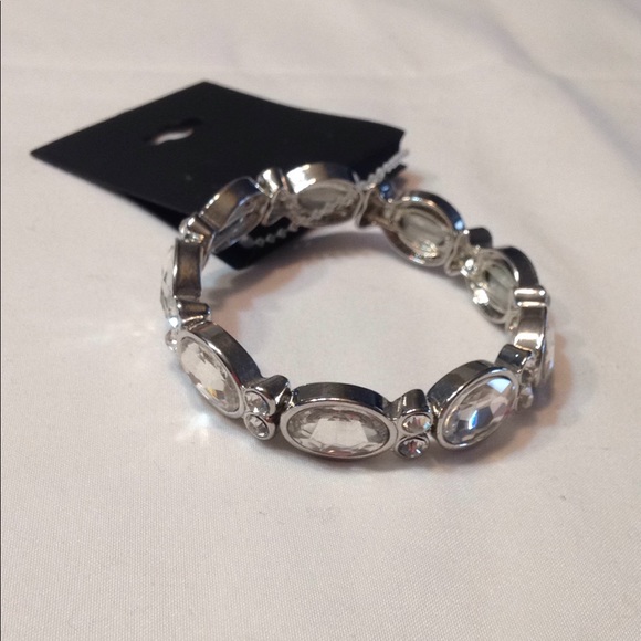 *NWT Silver Sparkly Stretch Bracelet - Picture 3 of 5